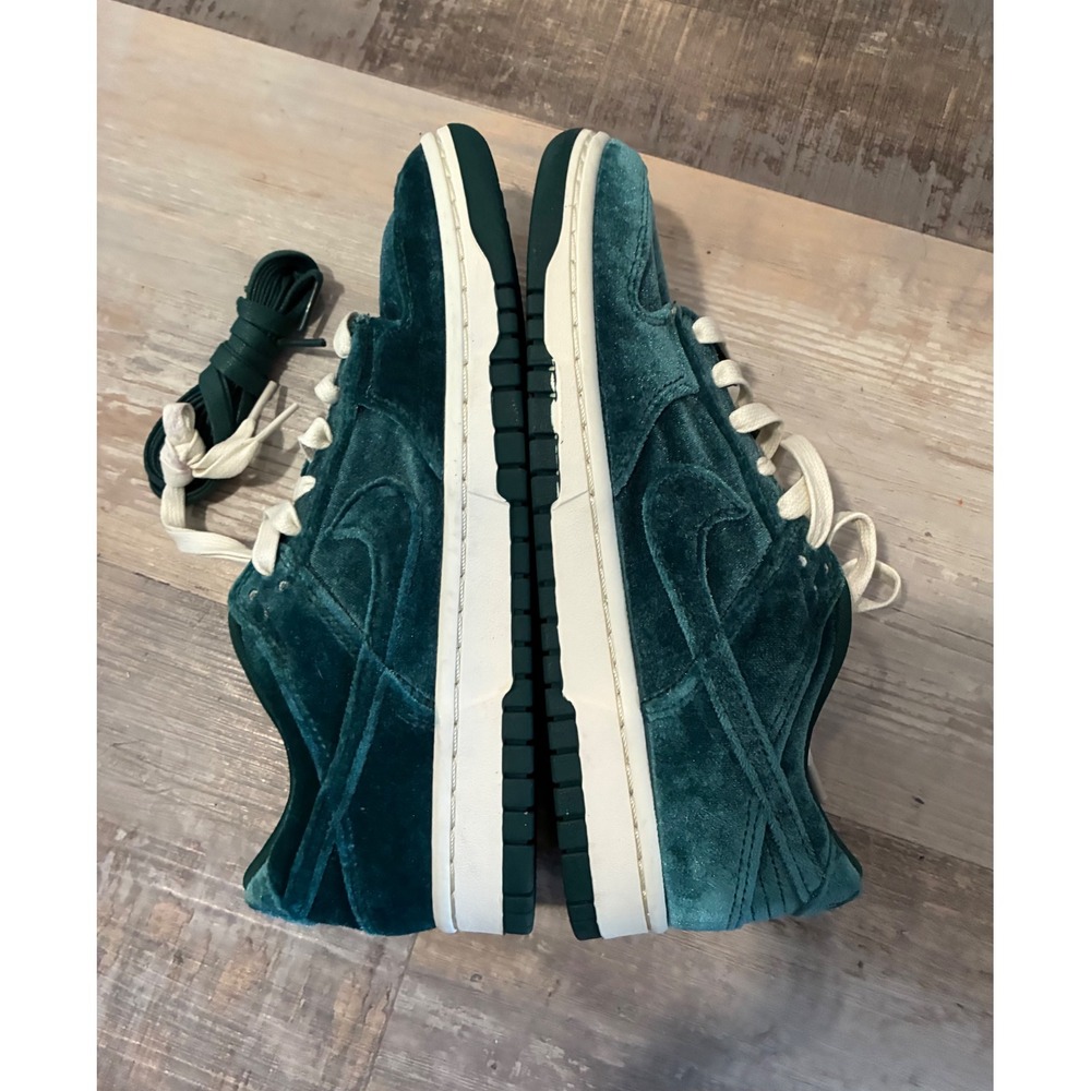 Nike Dunk Low Green Velvet Dark Teal Sneakers DZ5224-300 Womens 8 Mens 6.5 - Picture 4 of 6